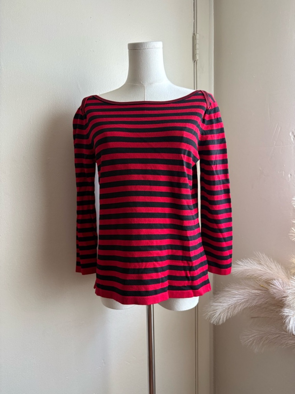 kasper red striped ribbed shirt